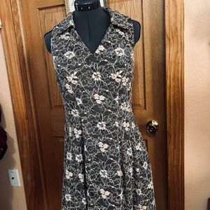 Robbie Bee Black and White Pleated Midi Dress